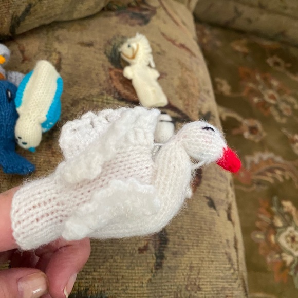 Set of 6 Knitted Yarn Finger Puppets - Picture 5 of 11